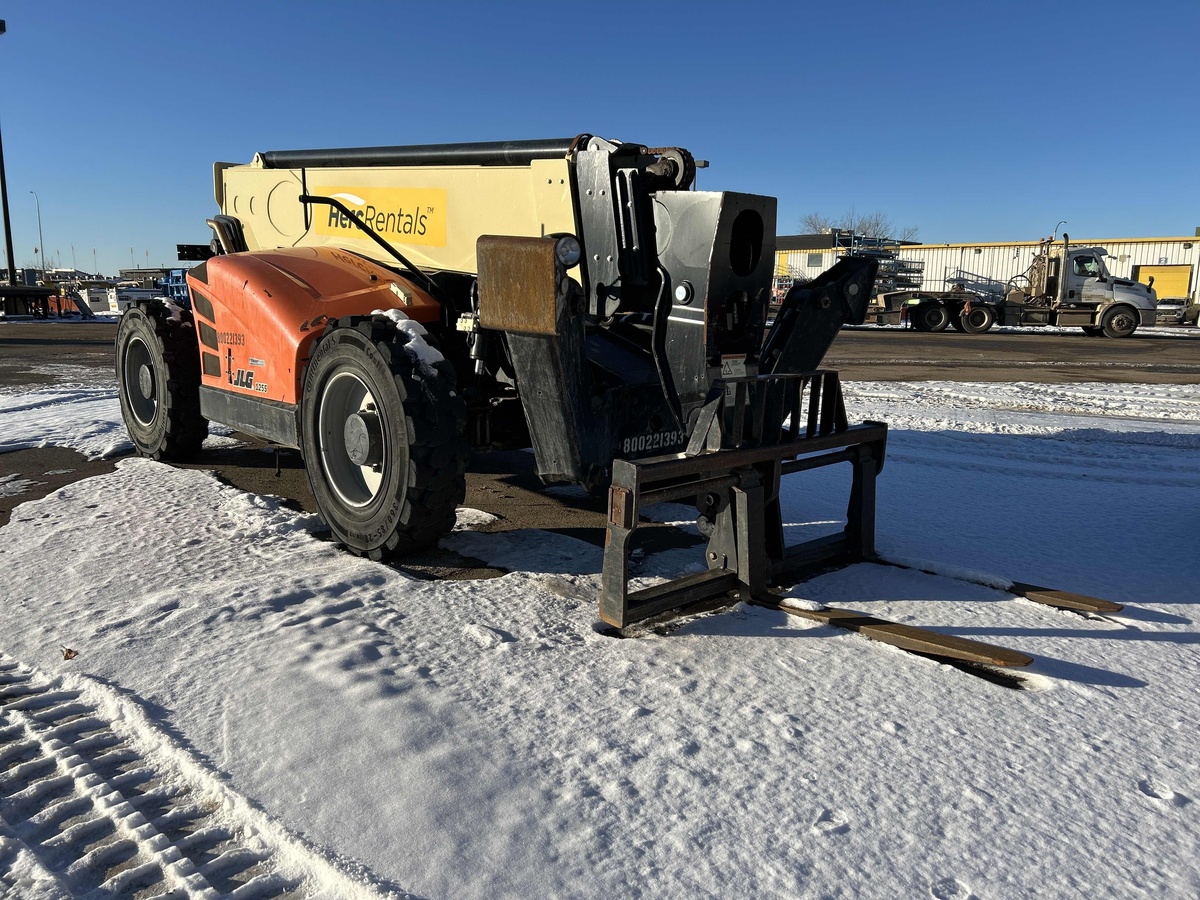 2018 JLG 1255