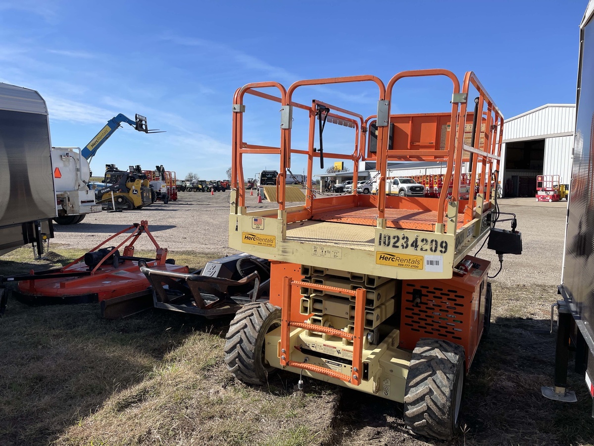 2017 JLG 260MRT-3