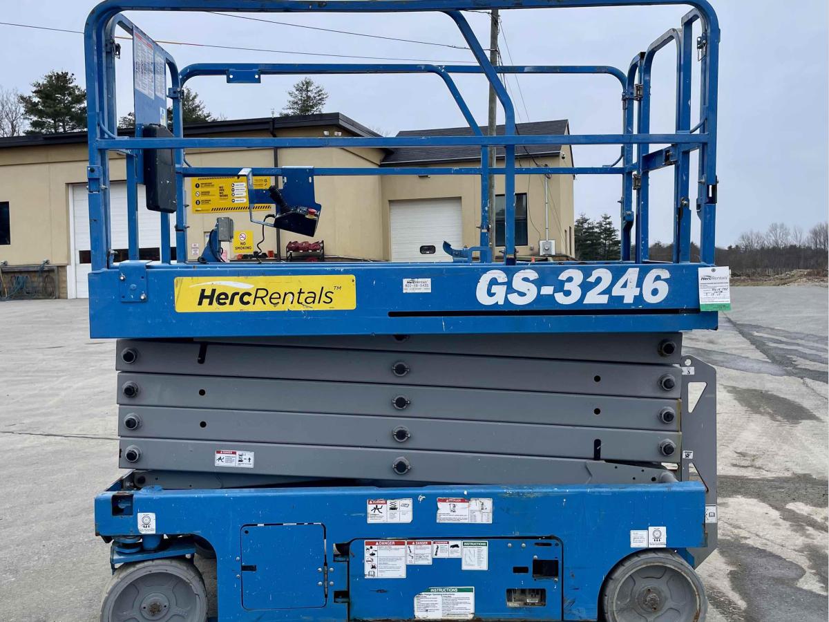 2017 Genie GS-3246