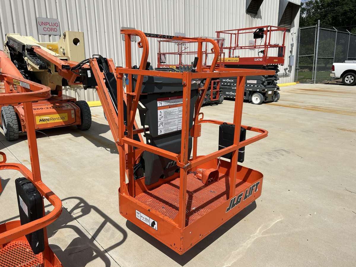 2018 JLG E400AJPN-2