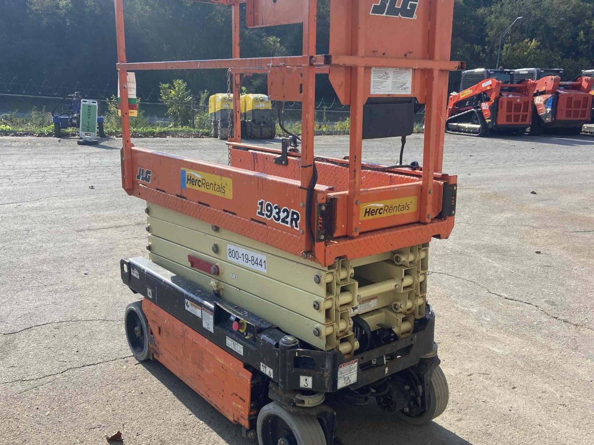 2018 JLG 1932R