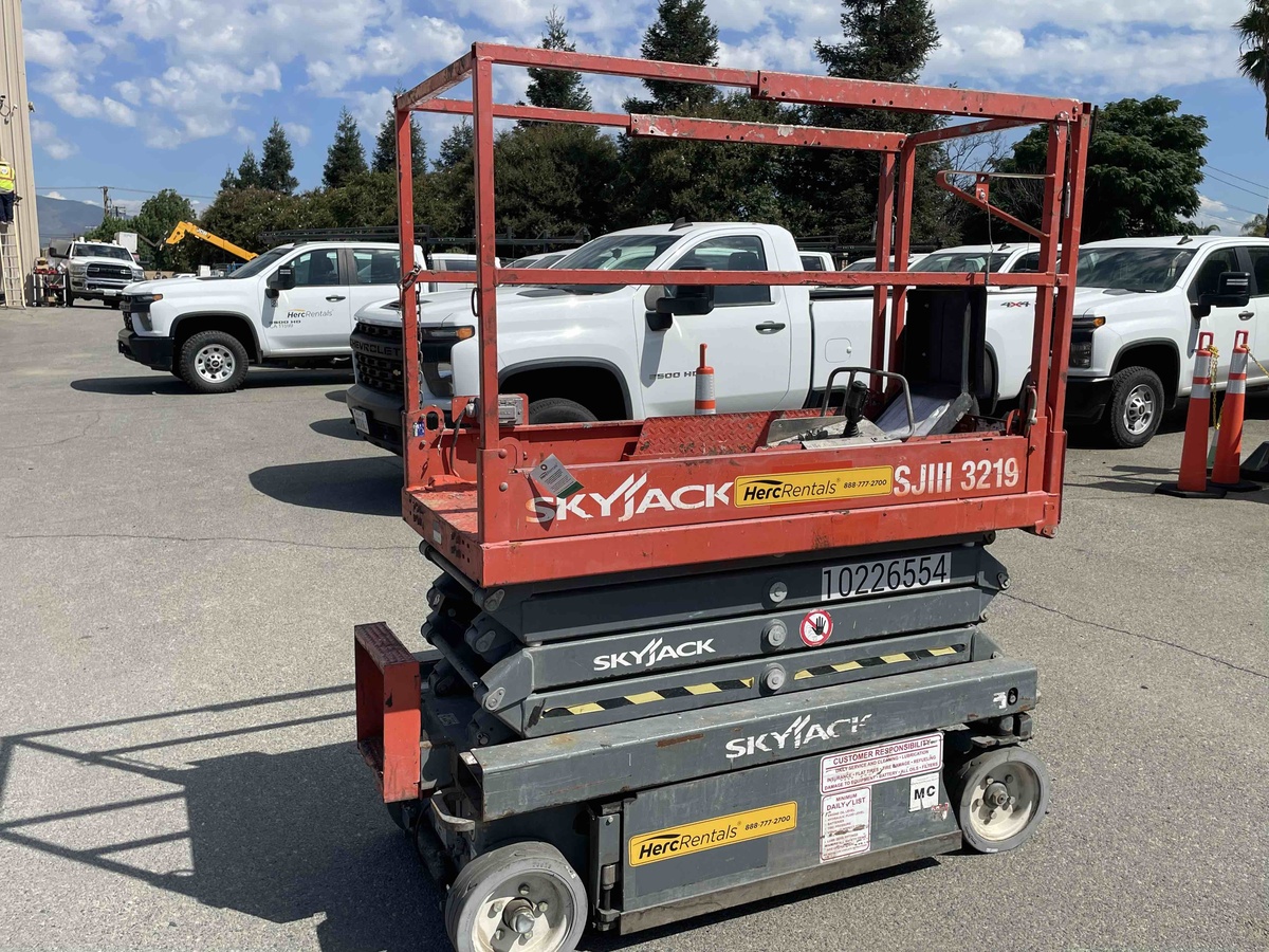 2017 Skyjack SJ3219-4