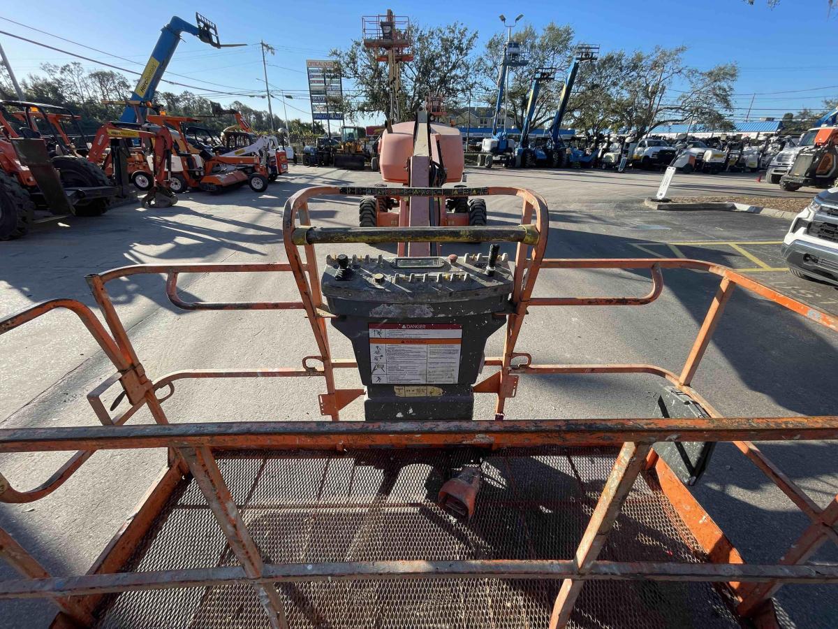 2017 JLG 460SJ