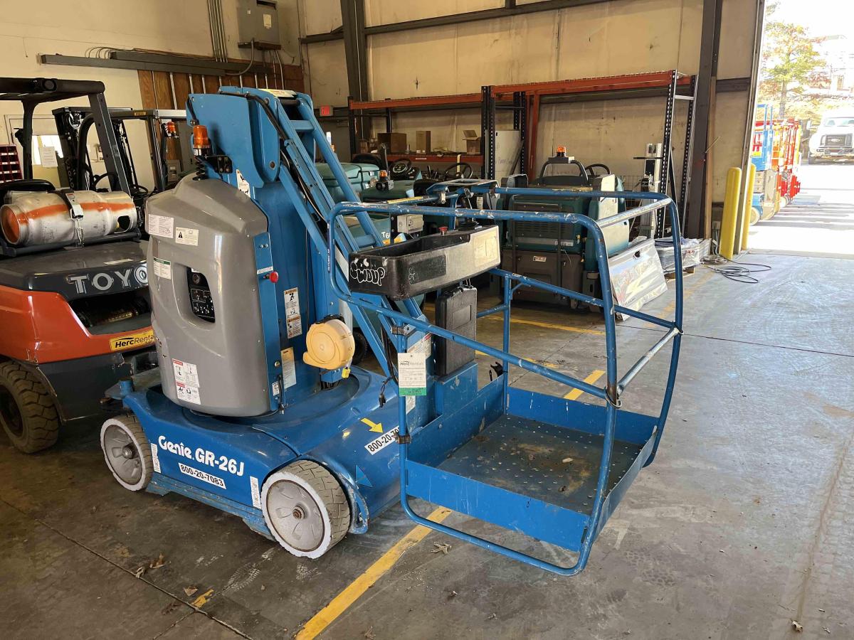 2018 Genie GR26J