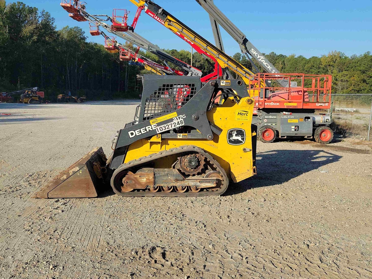 2021 John Deere 317G-1