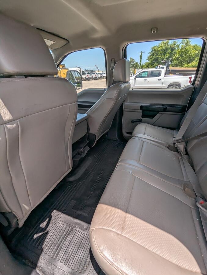2017 Ford F550-16