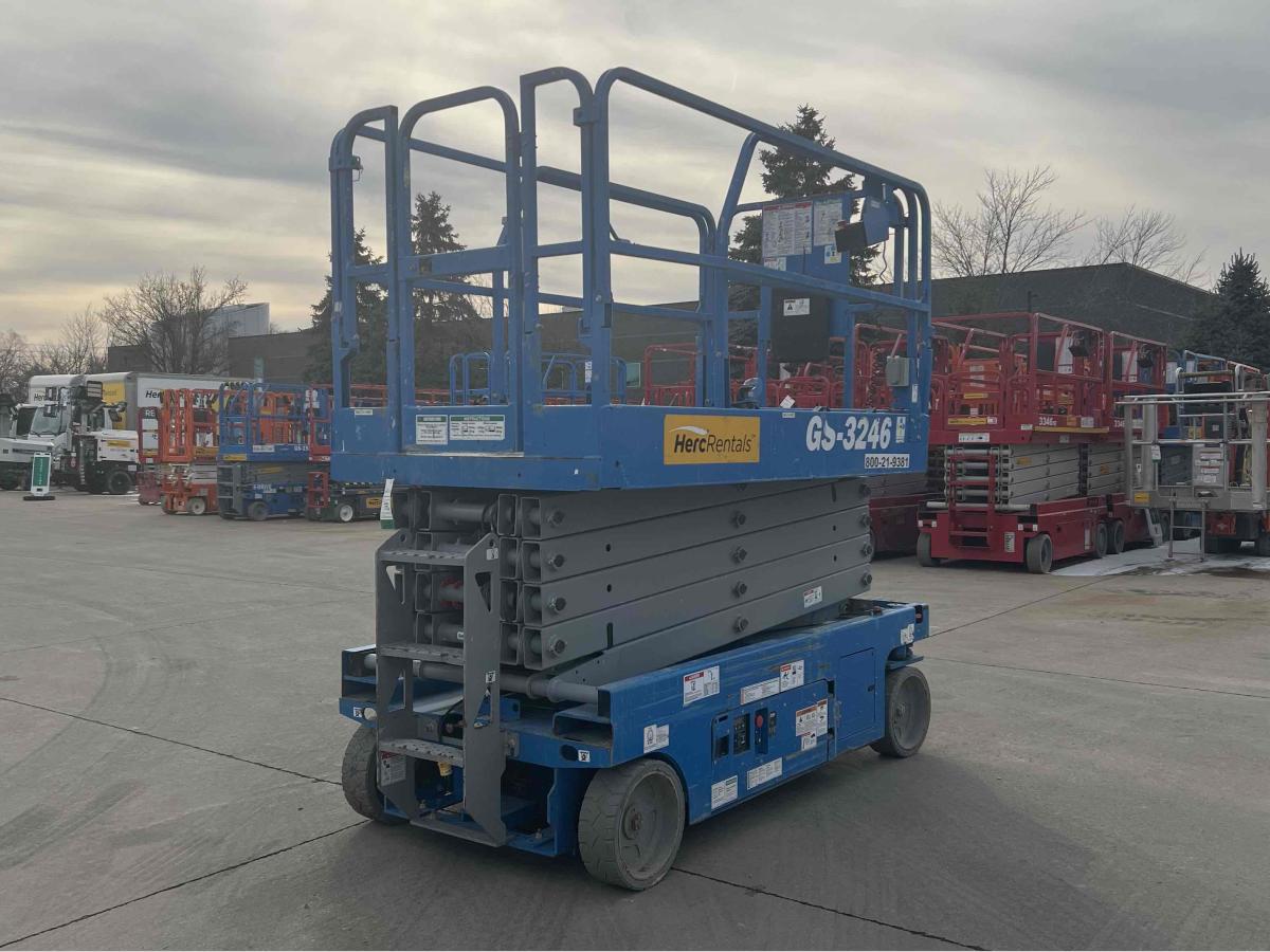 2018 Genie GS-3246