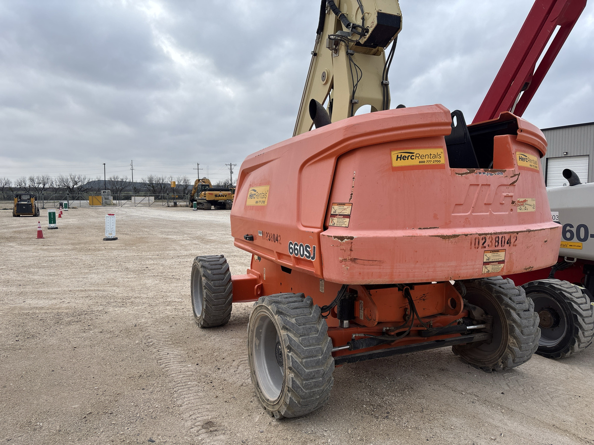 2018 JLG 660SJ-3