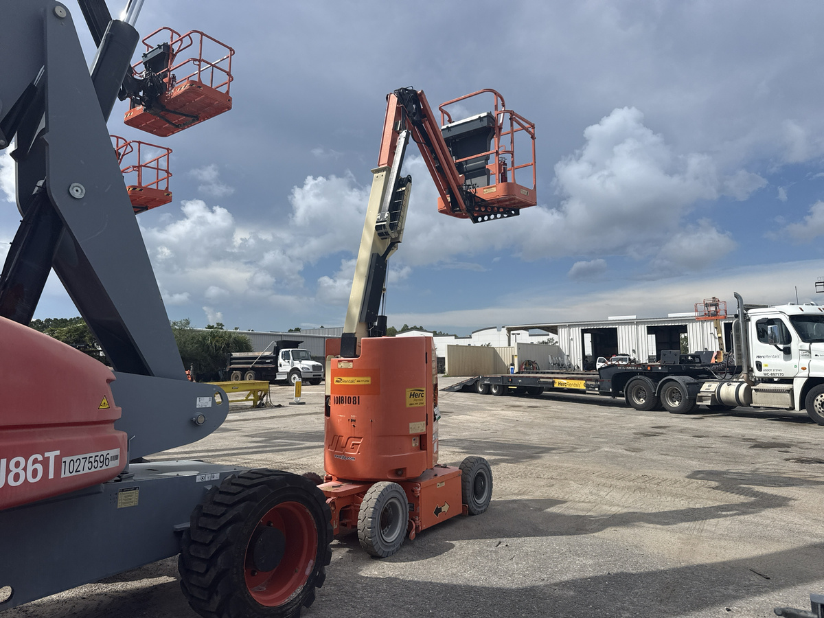 2016 JLG E300AJP-5