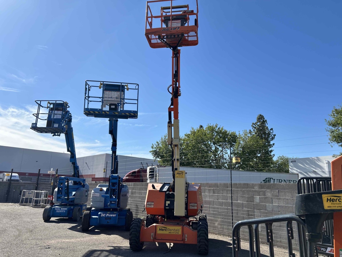2017 JLG H340AJ-2