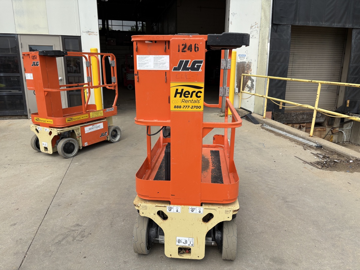 2017 JLG 1230ES-4