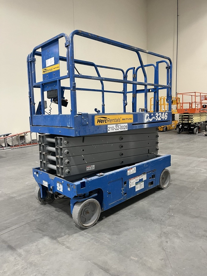 2017 Genie GS-3246-4