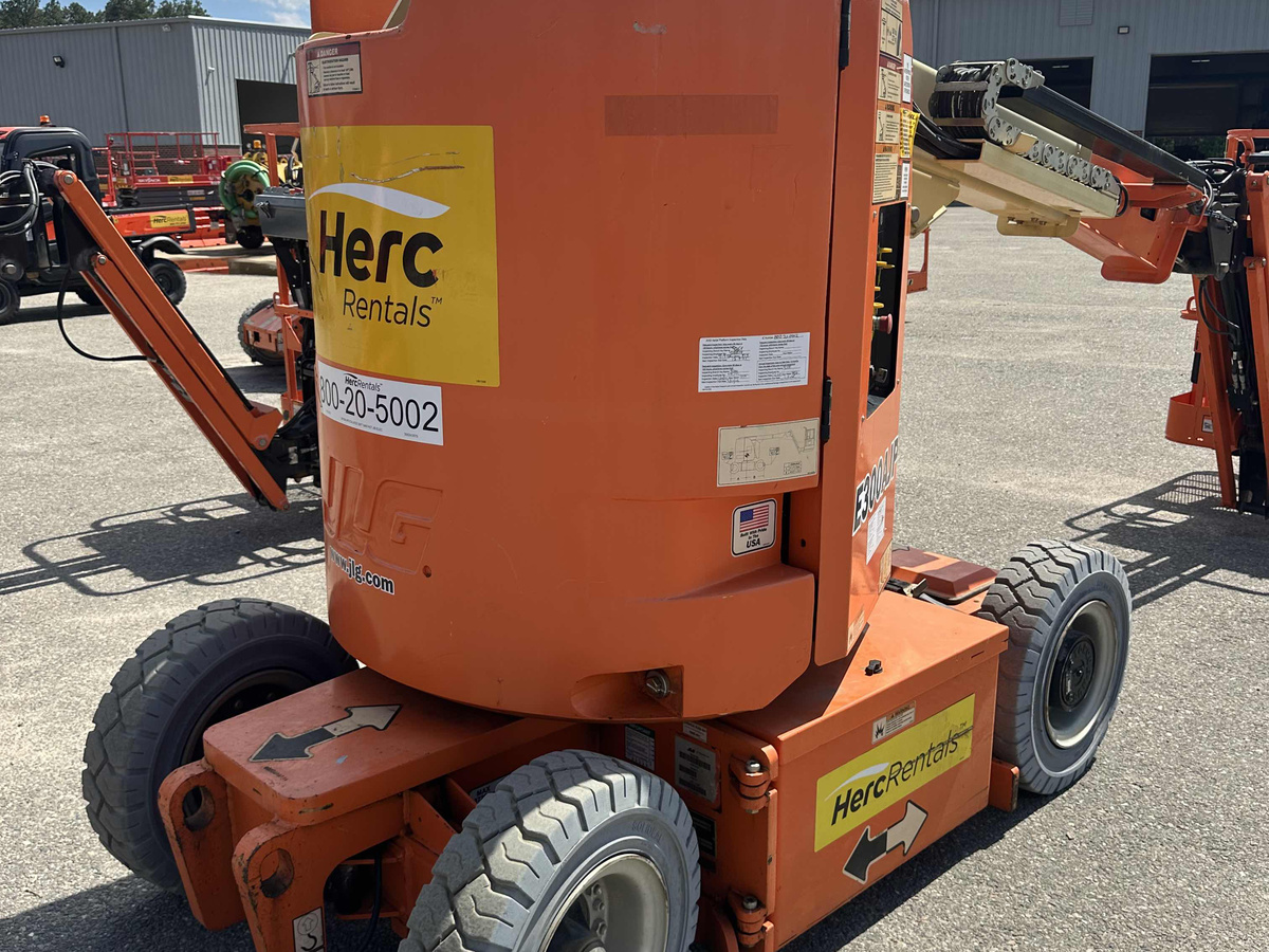 2018 JLG E300AJP-2