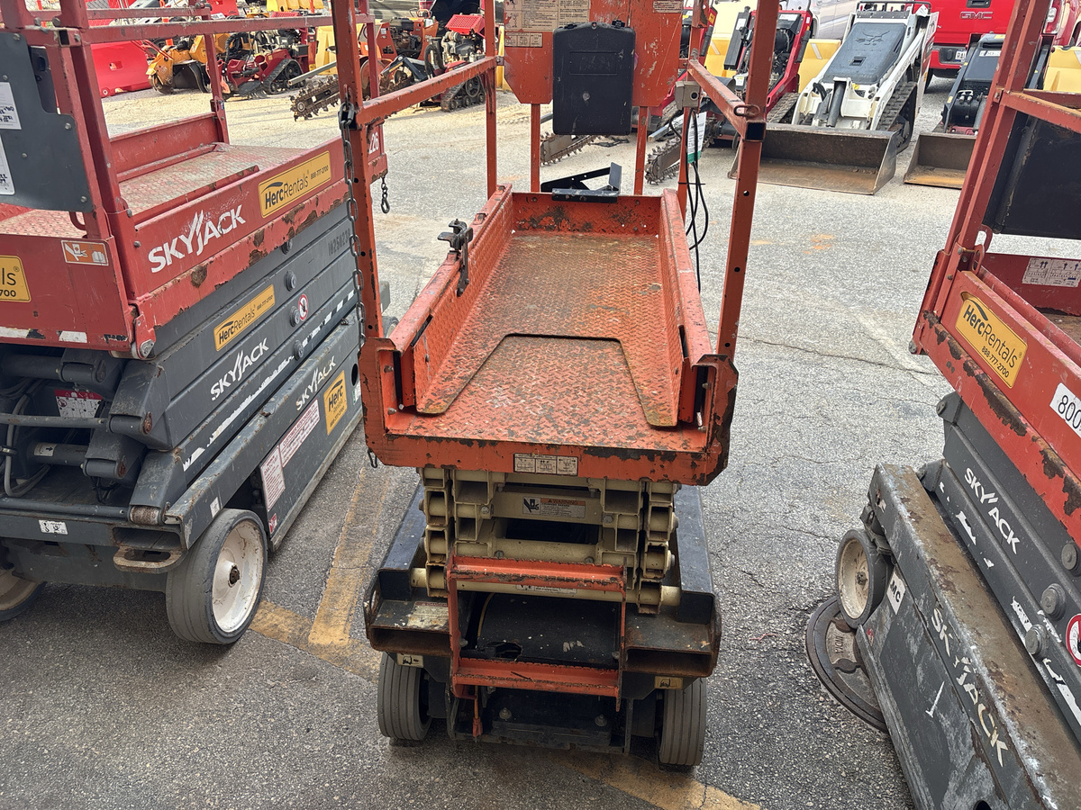 2018 JLG 1932R-3