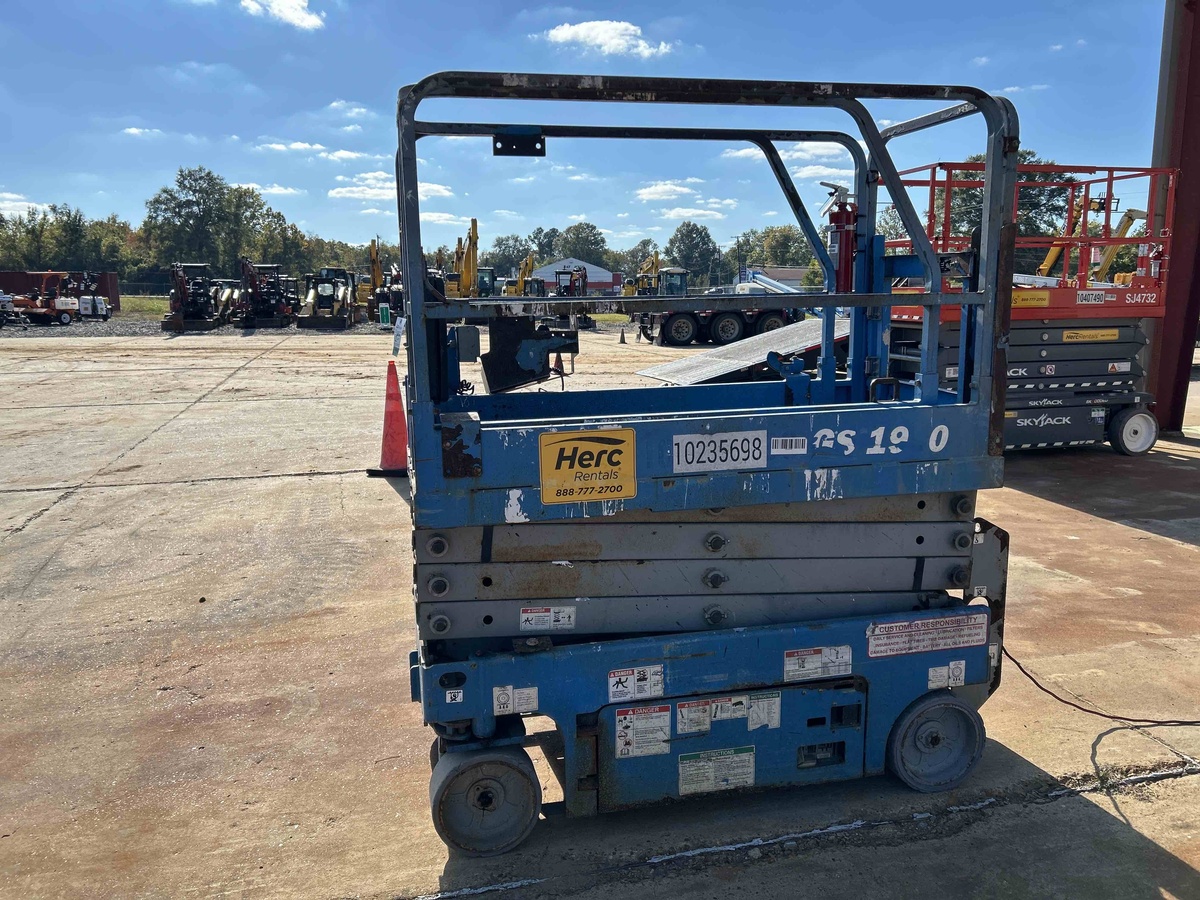 2018 Genie GS-1930