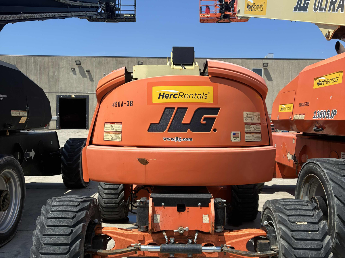 2017 JLG 450AJ-4