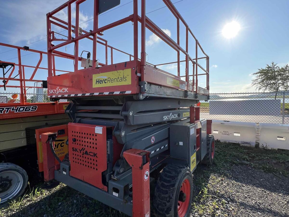 2017 Skyjack SJ8841 RT-5