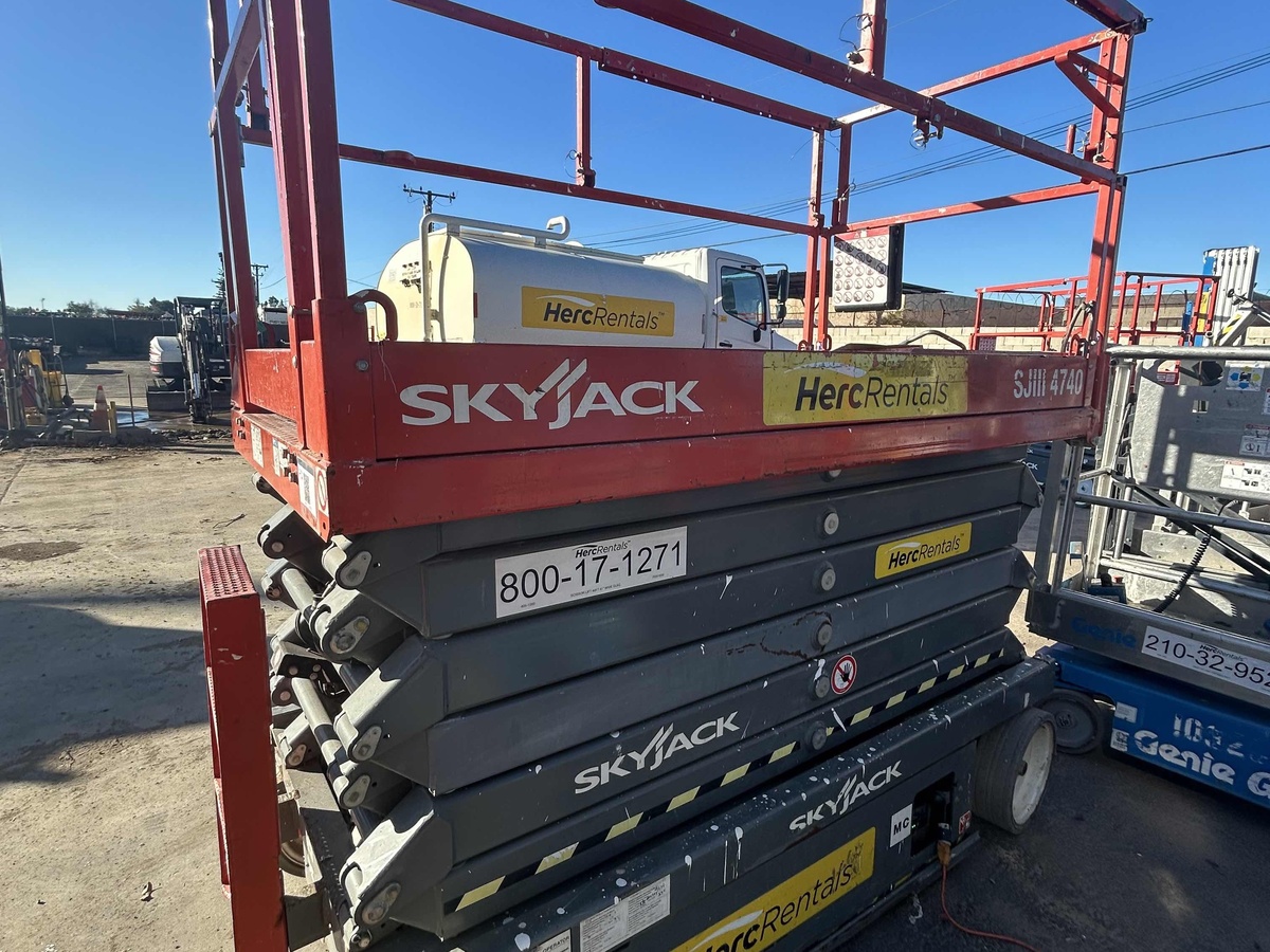 2017 Skyjack SJ4740-3