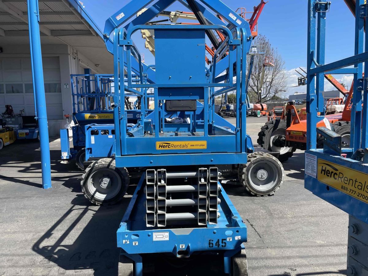 2016 Genie GS-3246