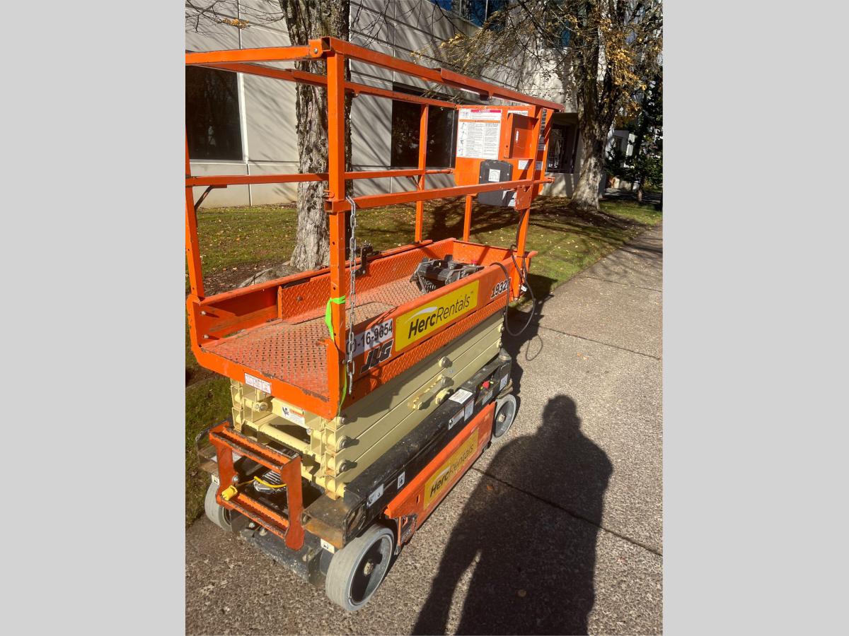 2017 JLG 1932R