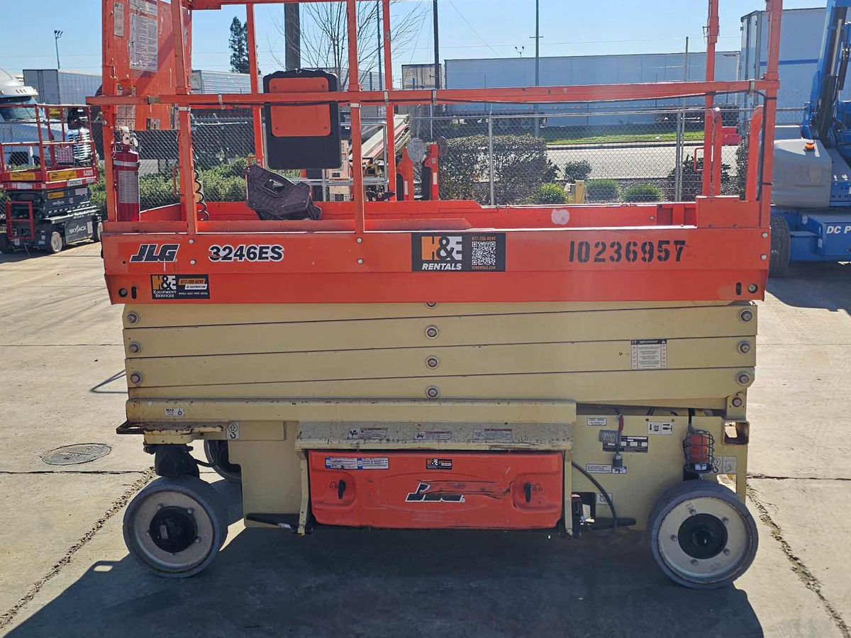 2018 JLG 3246ES-7