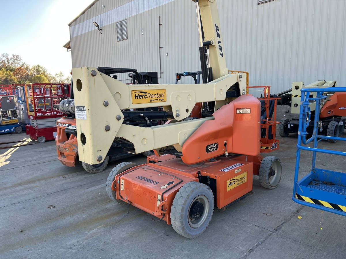 2017 JLG E400AJPN-3