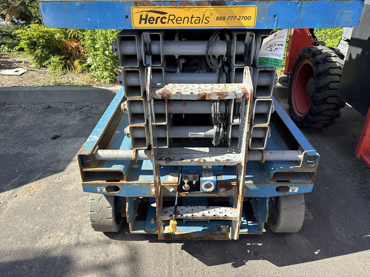 2019 Genie GS-3246-4