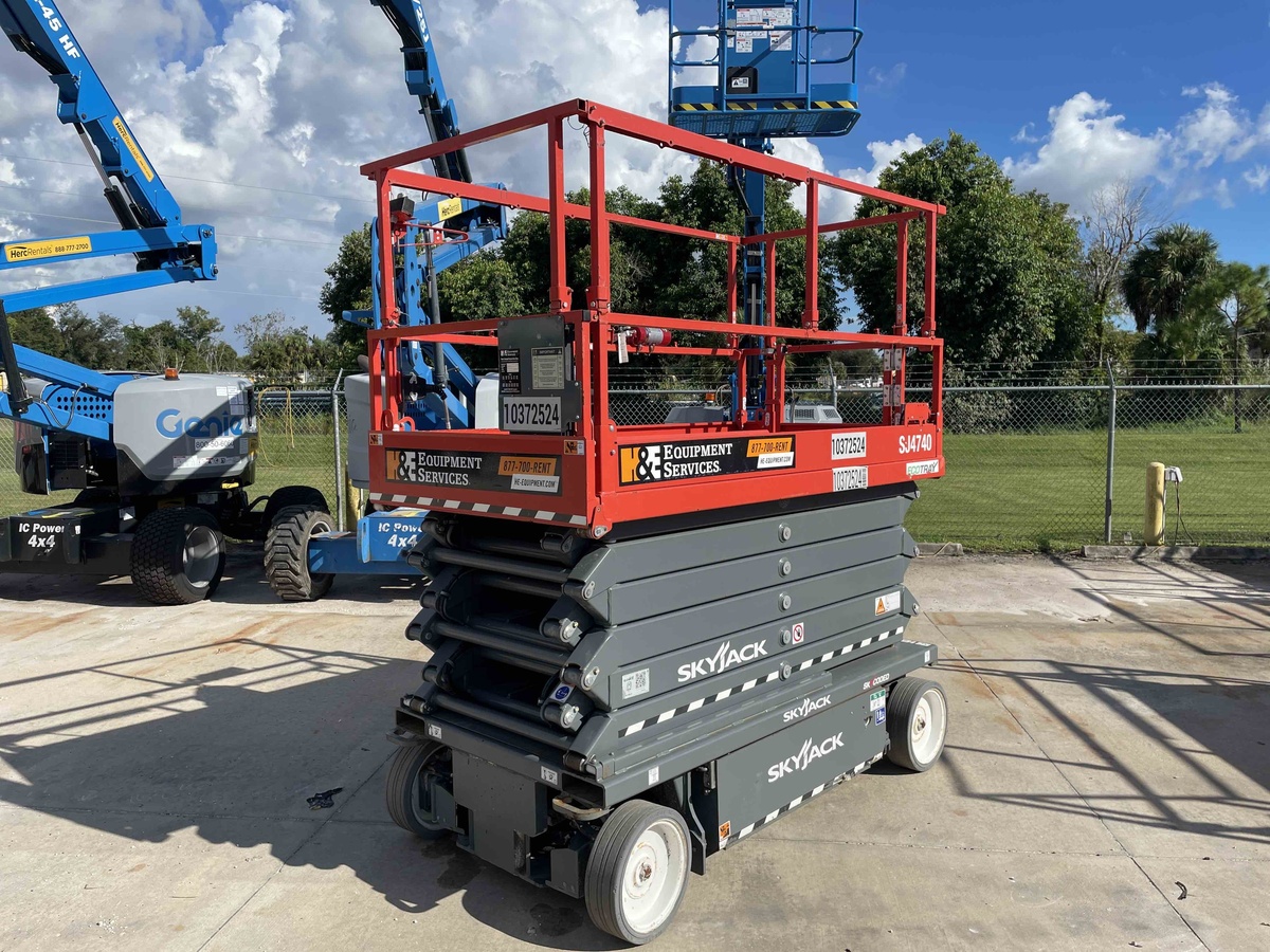 2022 Skyjack SJ4740