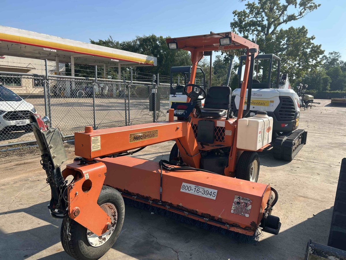 2017 LayMor SM300-4