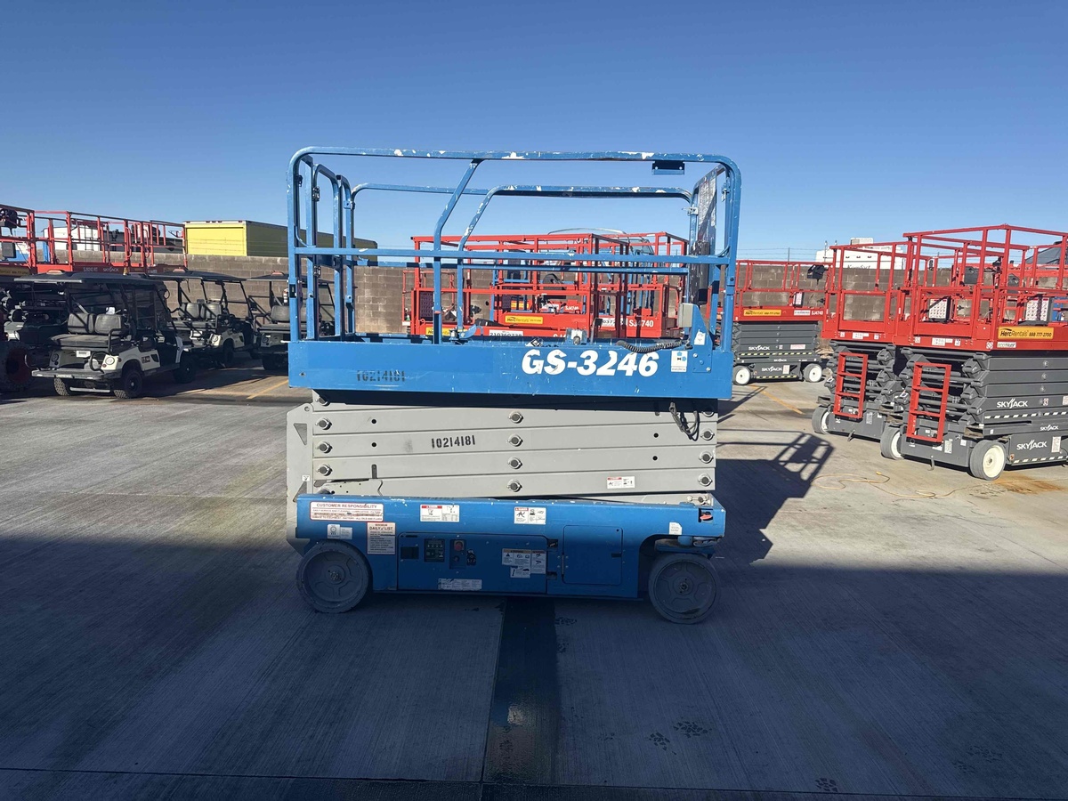 2017 Genie GS-3246