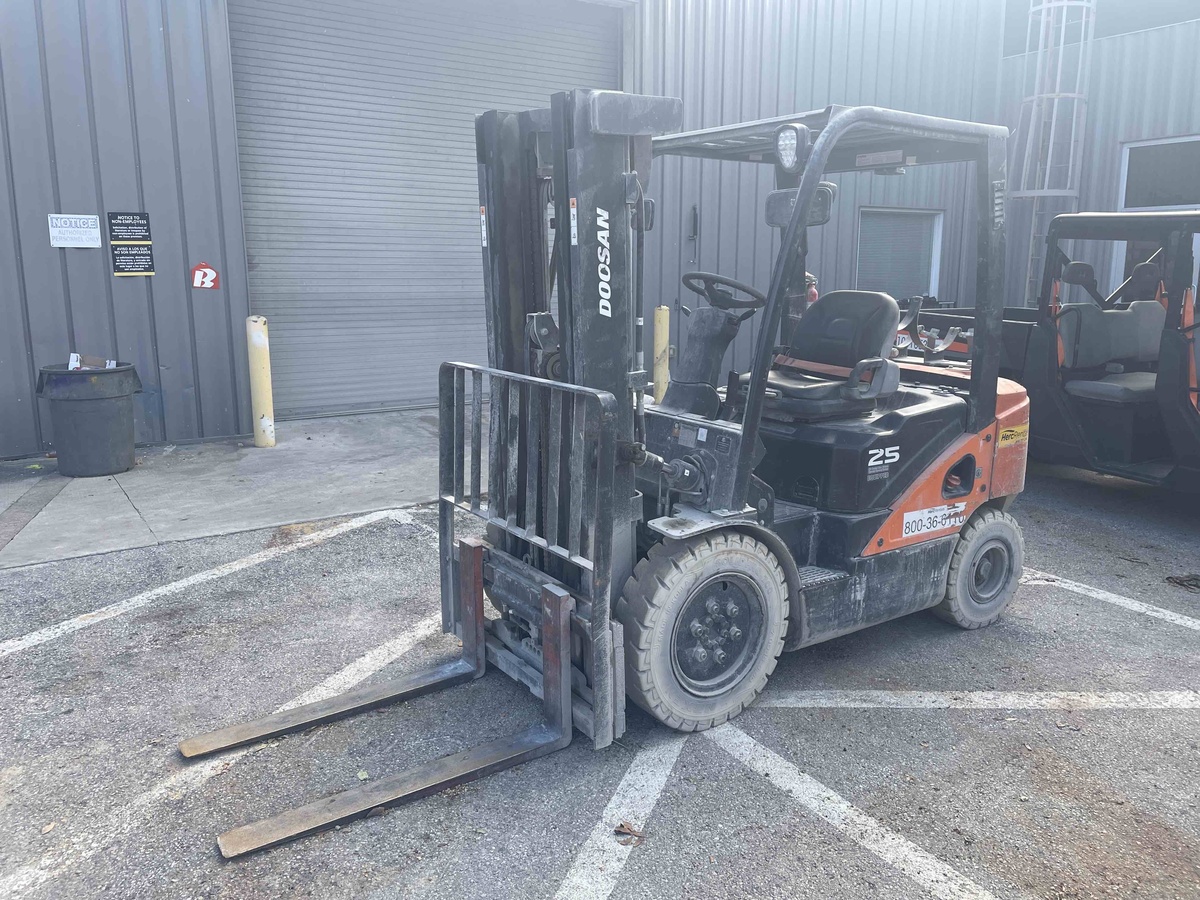 2022 Doosan G25E