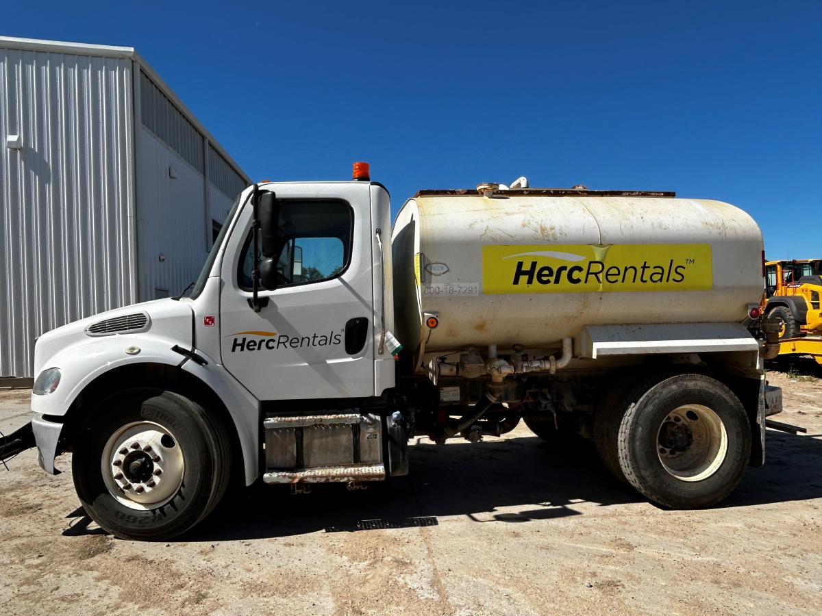 2018 Freightliner M2106