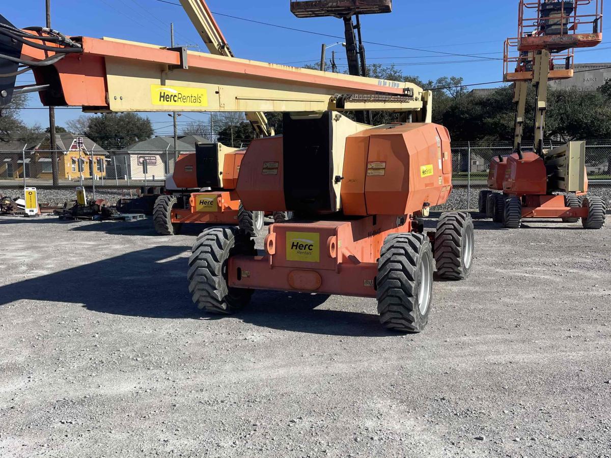2016 JLG 800AJ