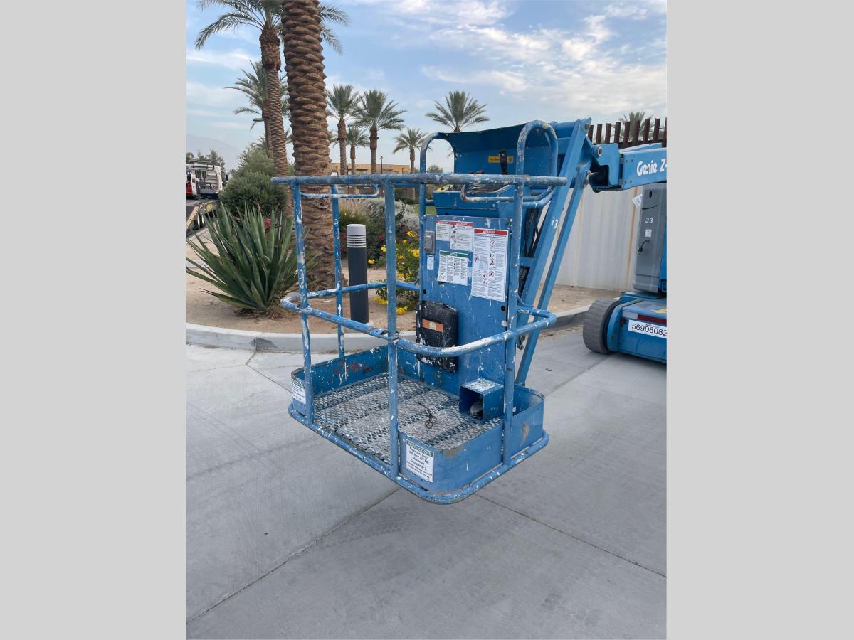 2011 Genie Z-30/20 N