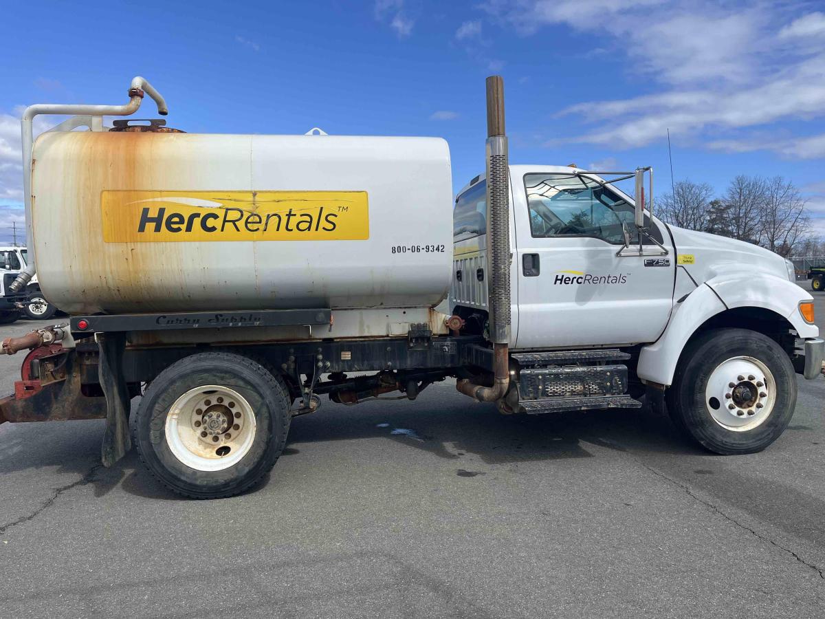 2015 Ford F750-2