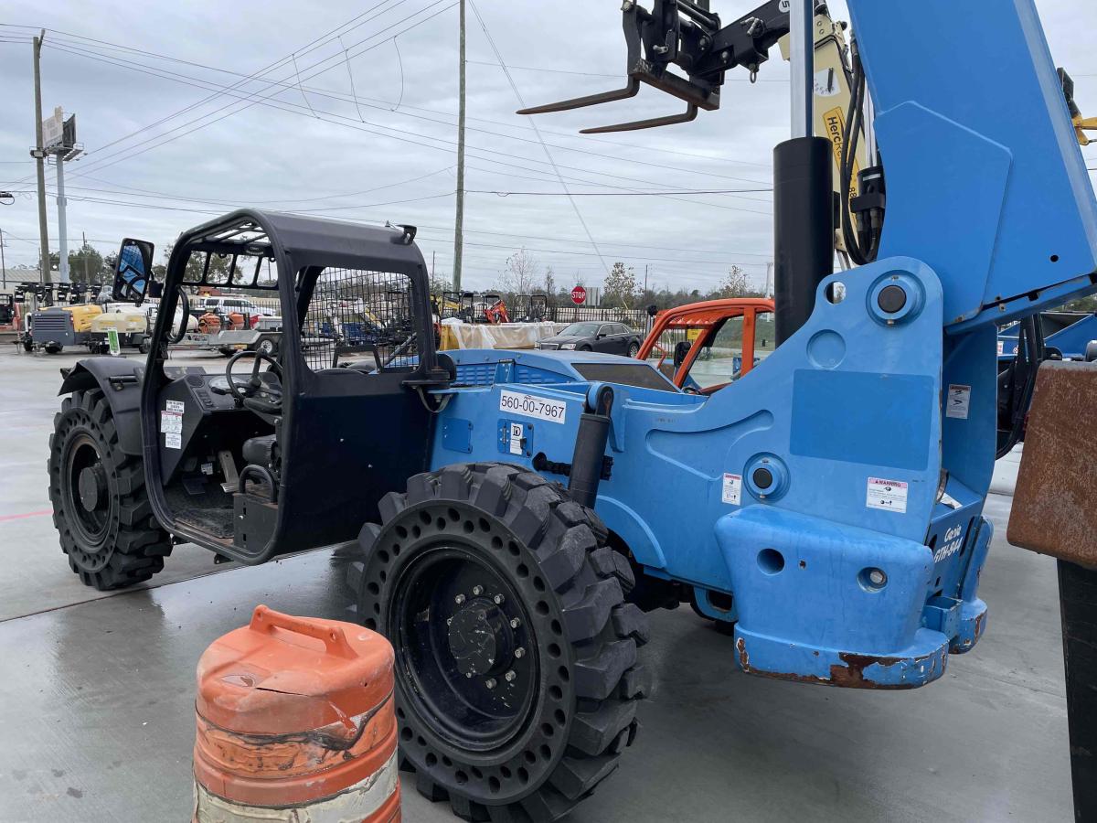 2016 Genie GTH 844