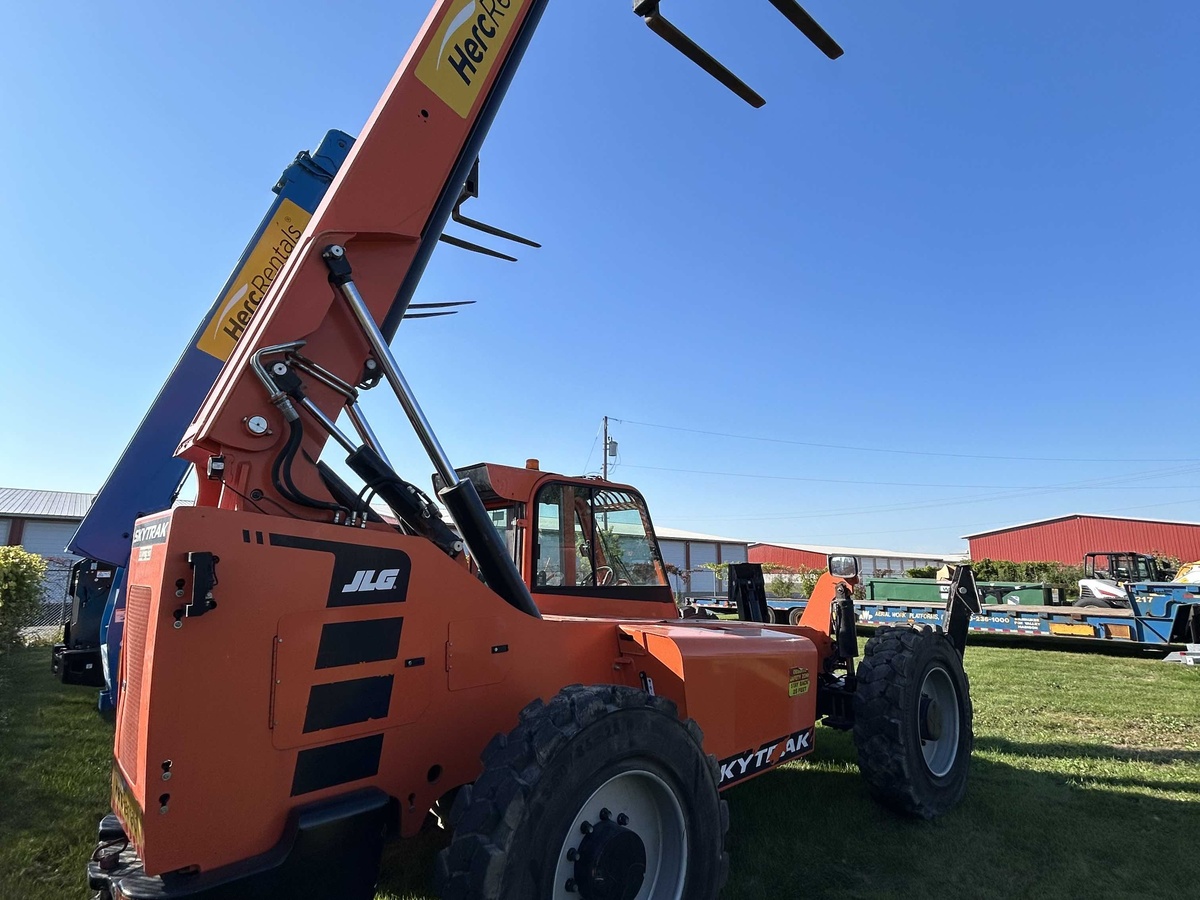 2021 SkyTrak 10042-1