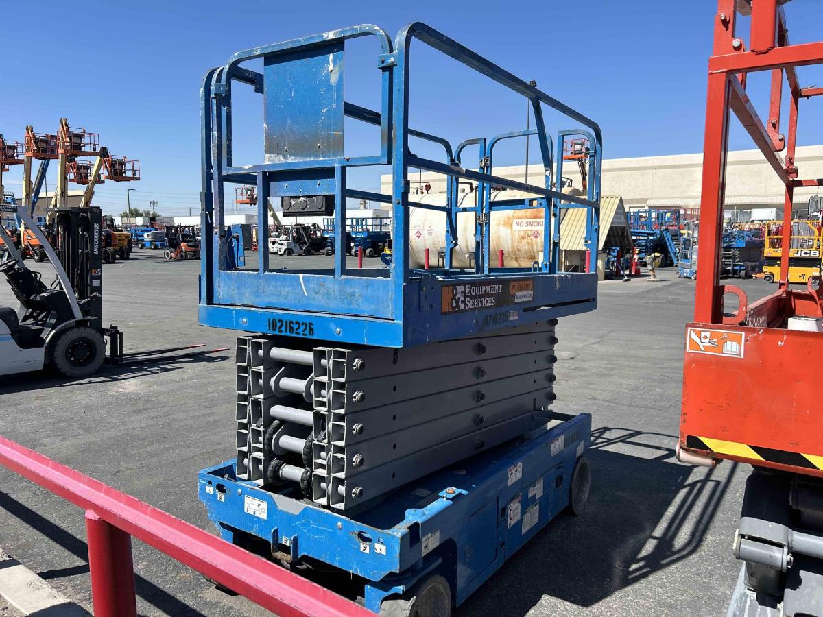 2017 Genie GS-4047