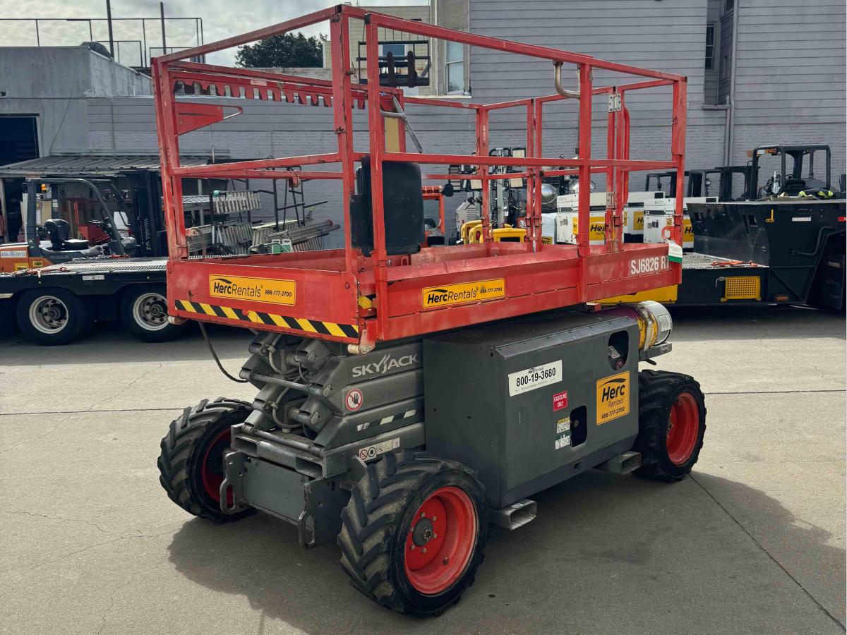 2018 Skyjack SJ-6826RT-3