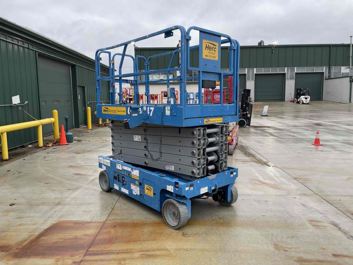 2018 Genie GS-4047