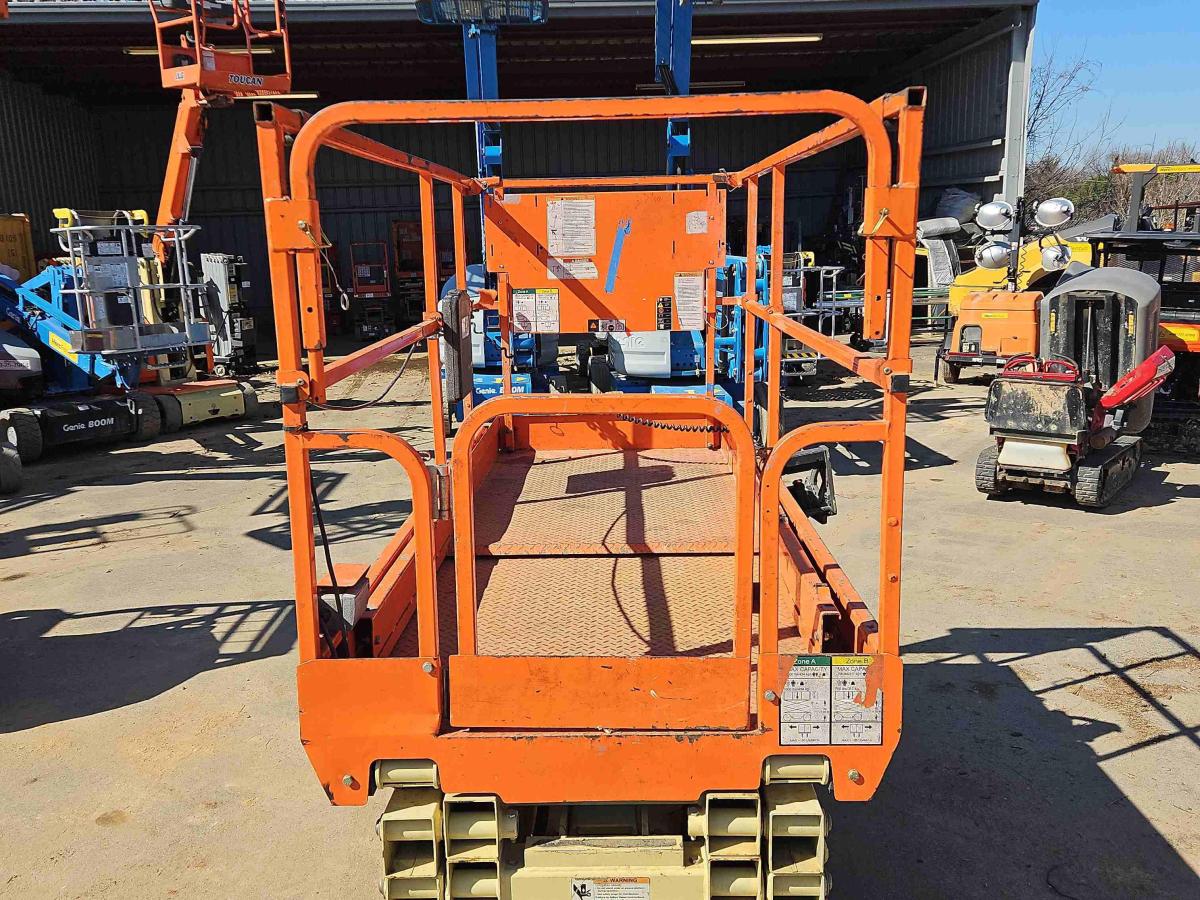 2018 JLG 3246ES