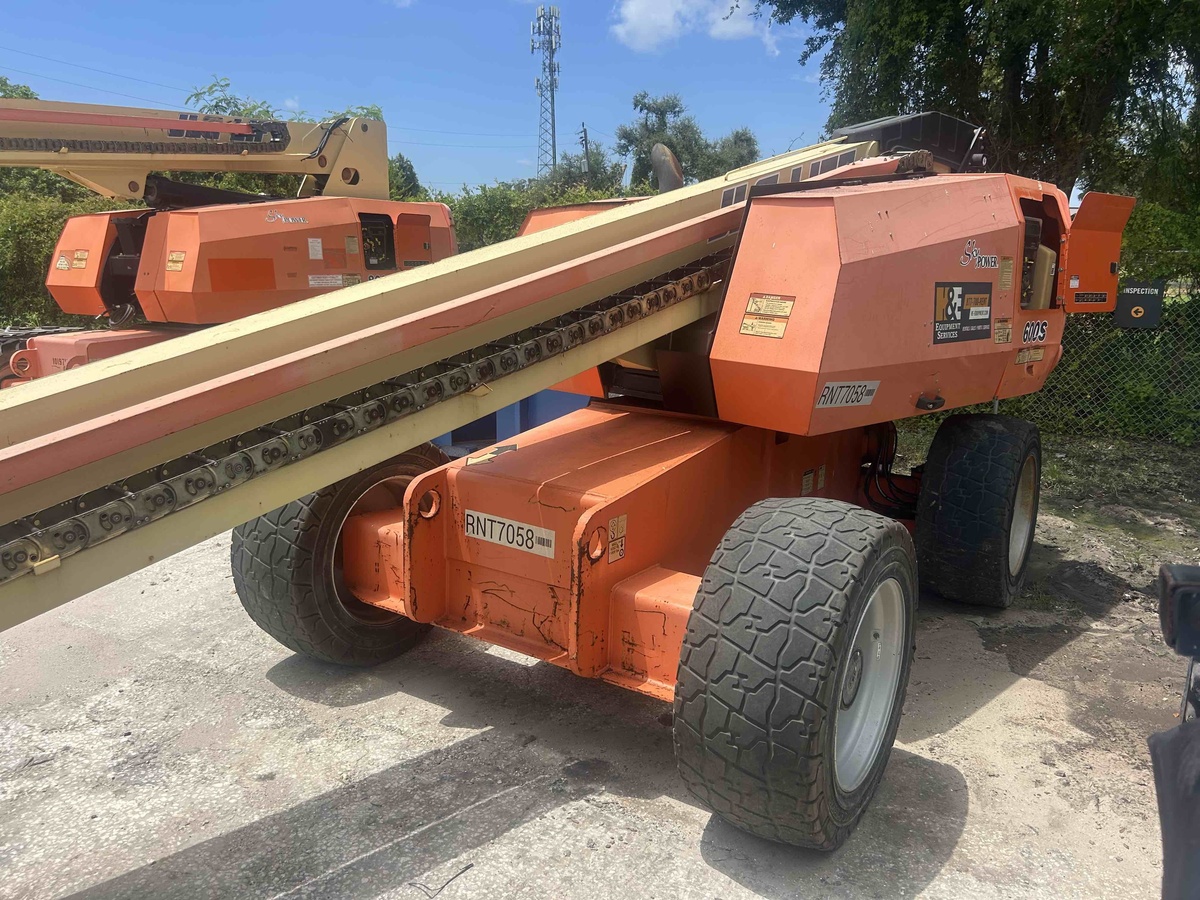 2017 JLG 600S-2