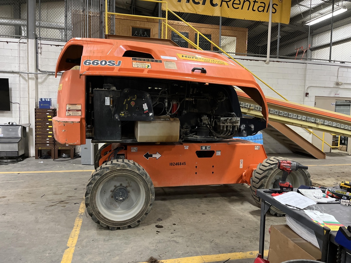 2018 JLG 660SJ-3