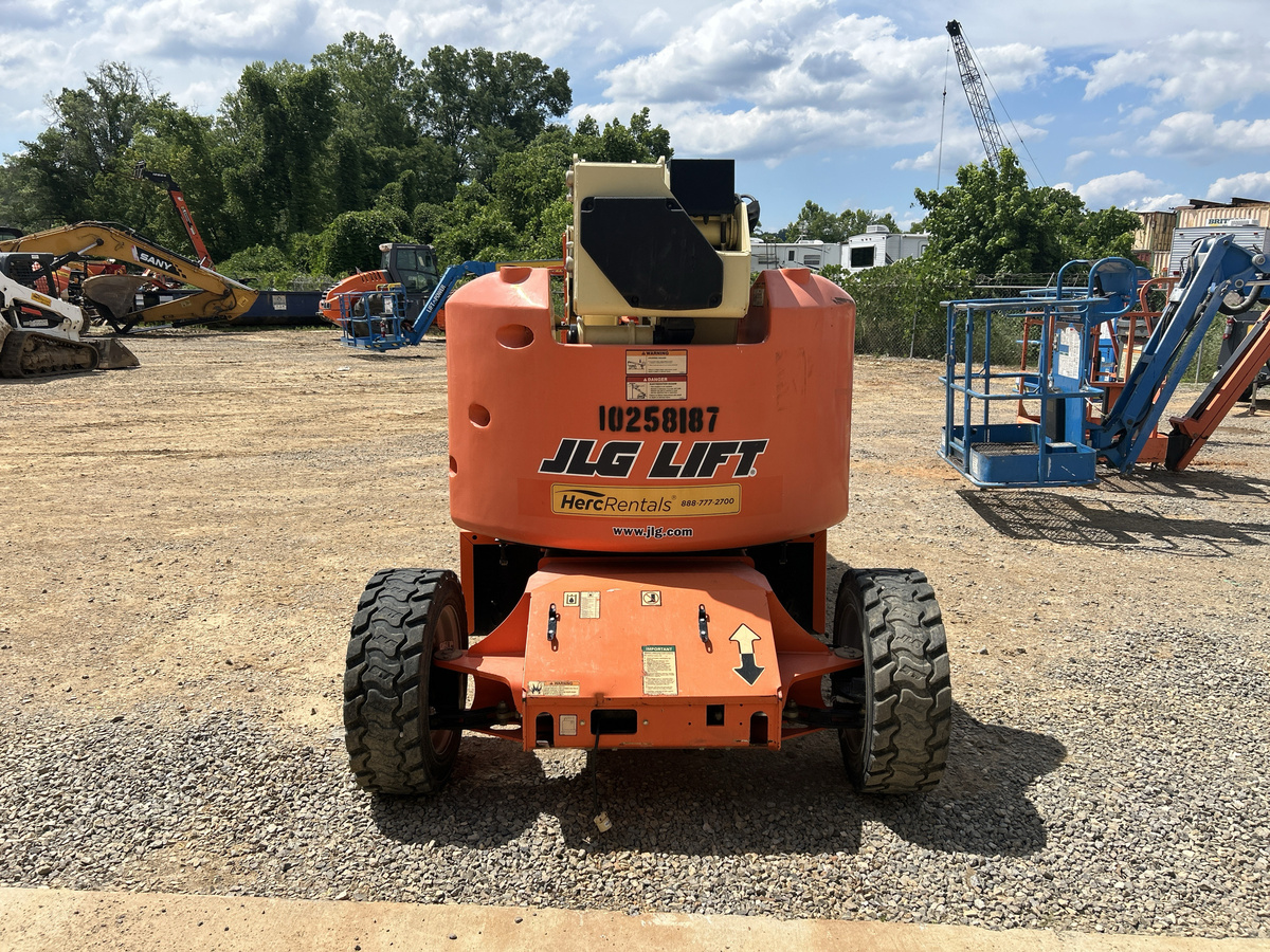 2018 JLG E400AJP-2