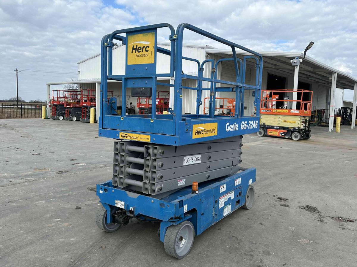 2017 Genie GS-3246