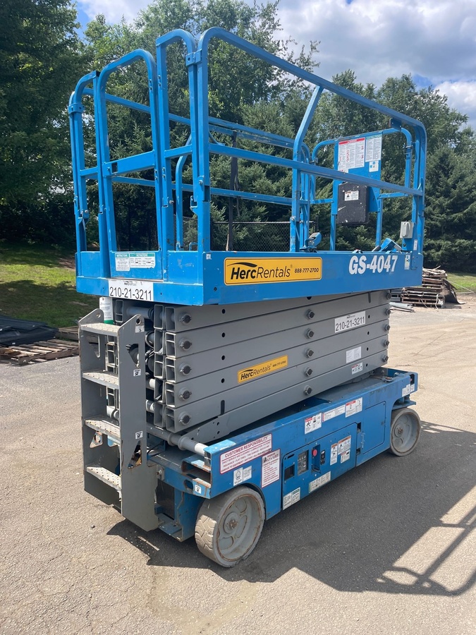 2017 Genie GS-4047-2