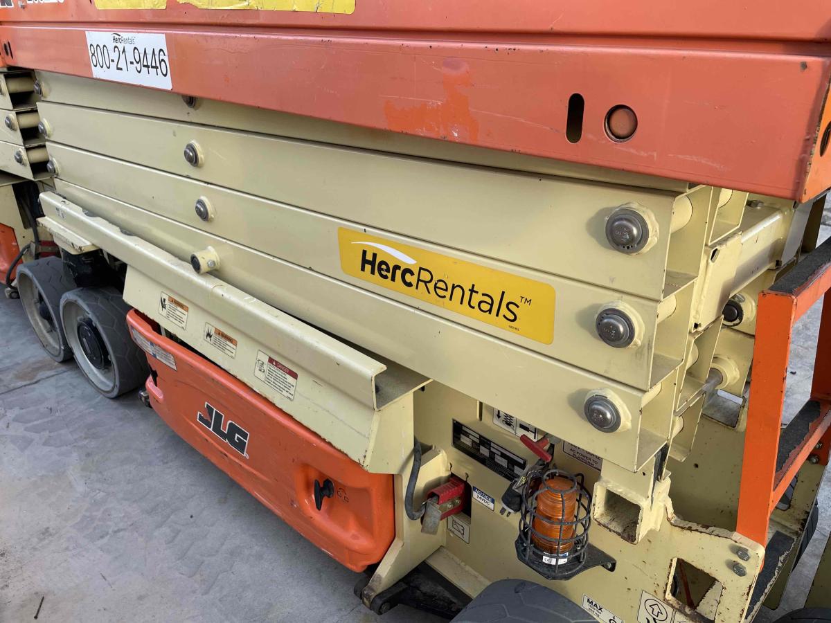 2018 JLG 2632ES
