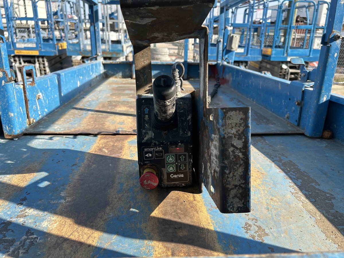 2017 Genie GS-3246-5