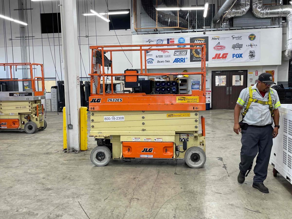 2017 JLG 2632ES