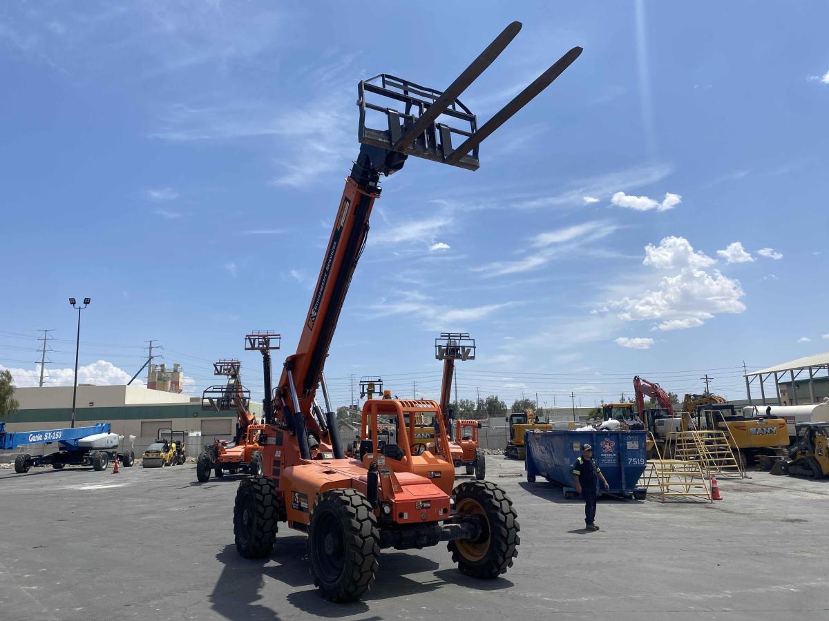 2017 SkyTrak 8042